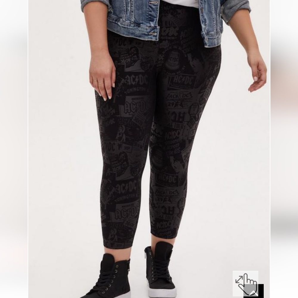 Torrid AC/DC Flyers Black and Dark Gray Crop Leggings